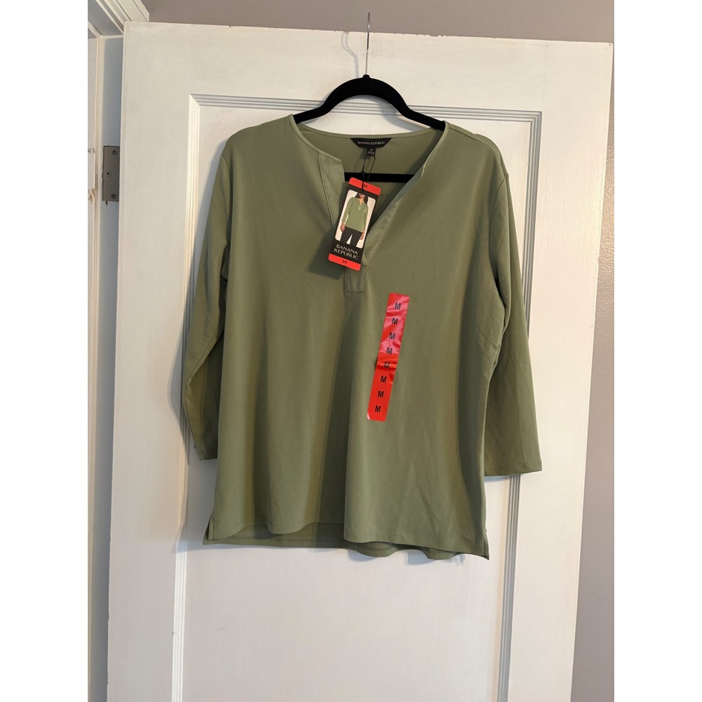 NWT Women's Banana Republic Green 3/4 Sleeve Shirt Size Medium